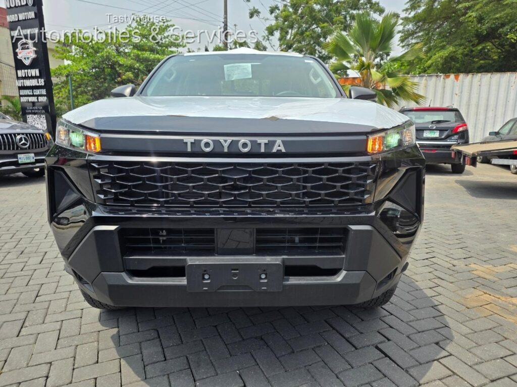 2027 Toyota Hilux