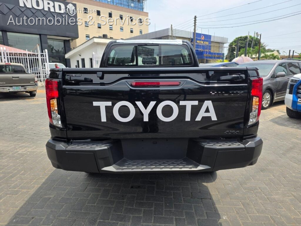 2027 Toyota Hilux