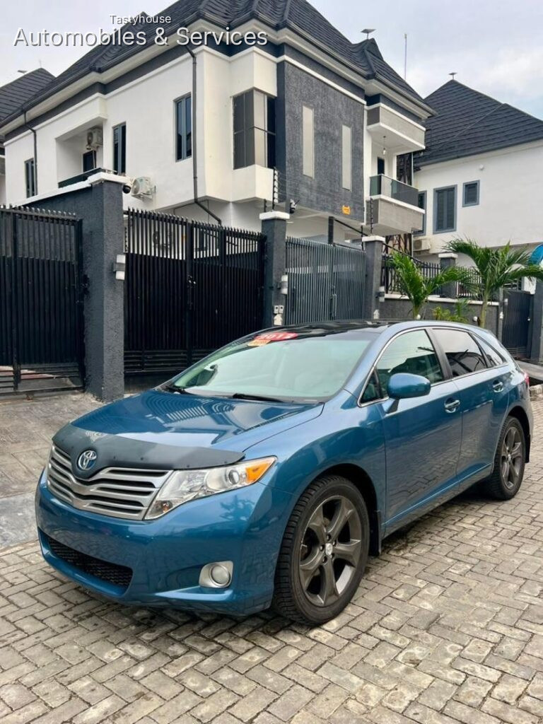 TOYOTA VENZA XLE 2012