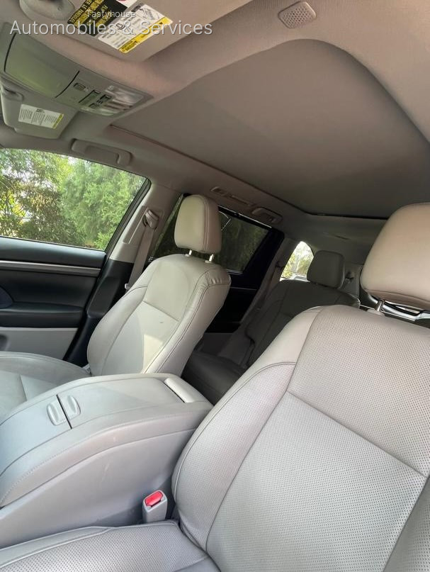 2019 TOYOTA HIGHLANDER PLATINUM