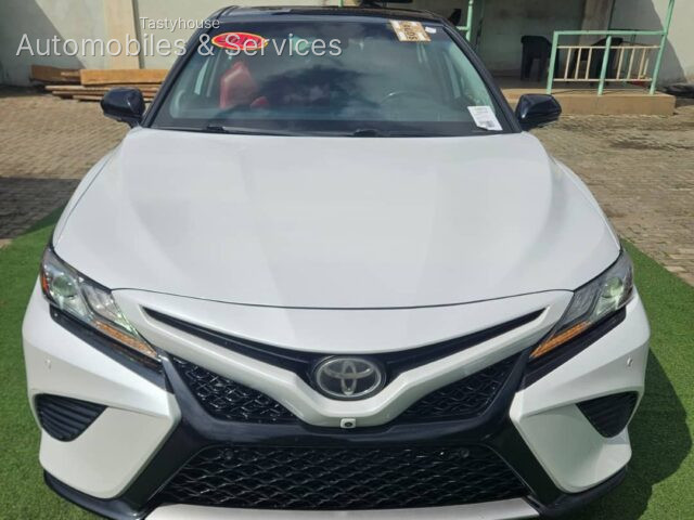 2019 TOYOTA CAMRY XSE