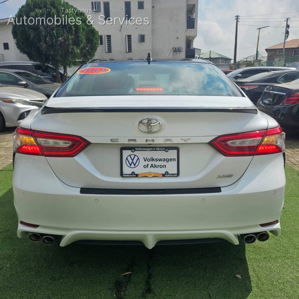 2019 TOYOTA CAMRY XSE