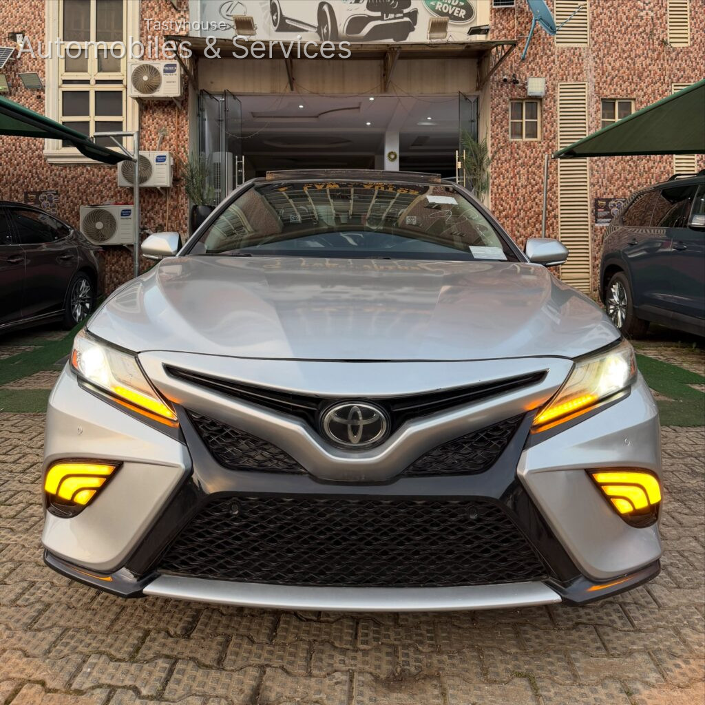 TOYOTA CAMRY XSE2018