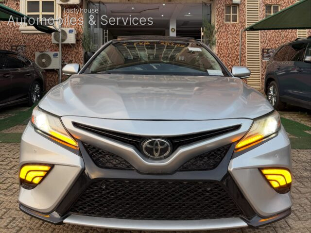 TOYOTA CAMRY XSE2018