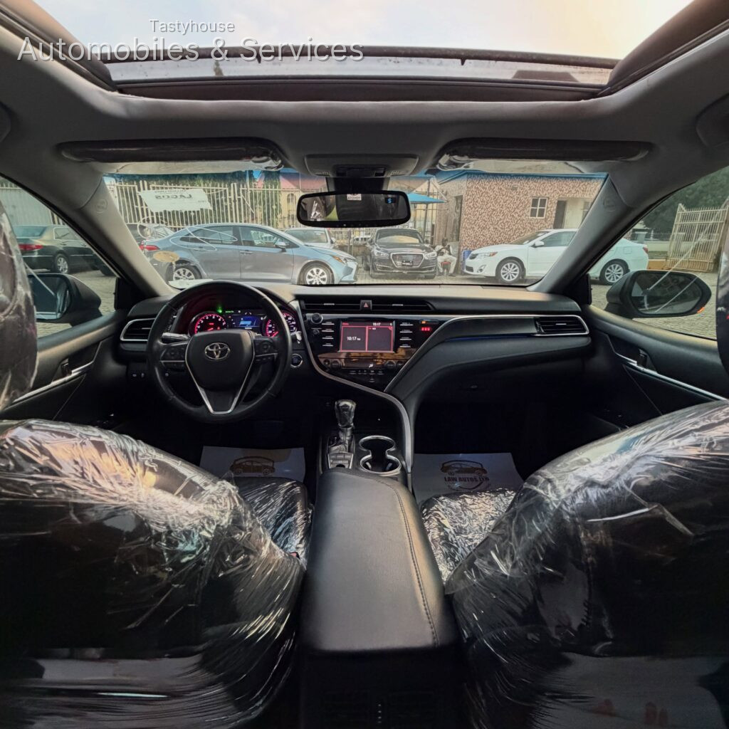 TOYOTA CAMRY XSE2018