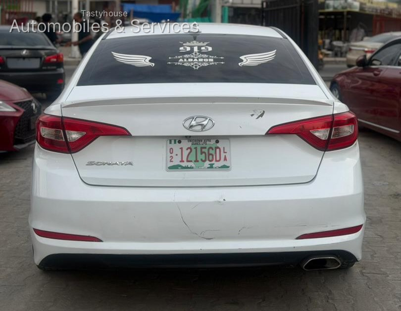 2015 HYUNDAI SONATA BASE