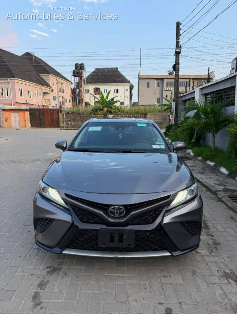 2019 TOYOTA CAMRY XSE