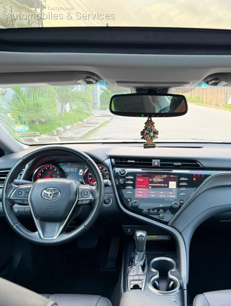 2019 TOYOTA CAMRY XSE