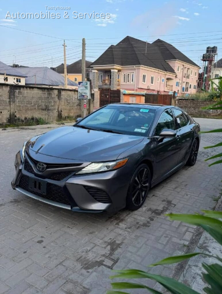 2019 TOYOTA CAMRY XSE