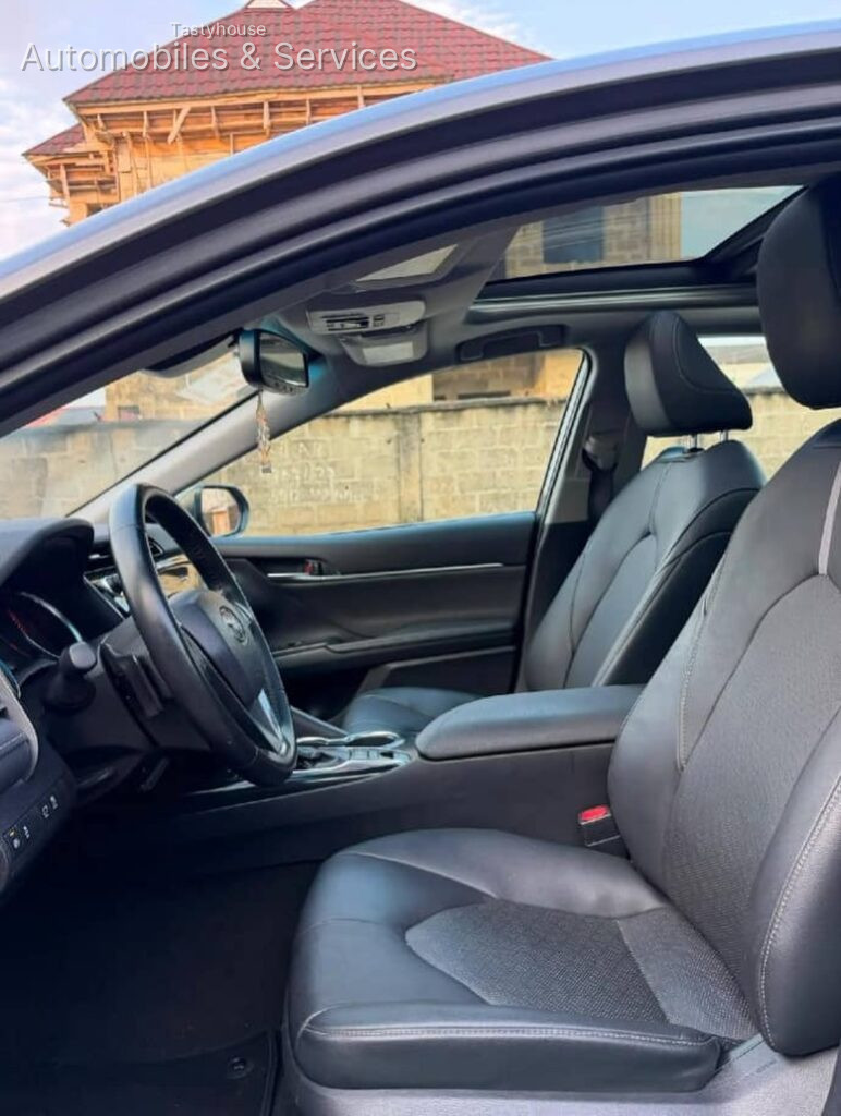 2019 TOYOTA CAMRY XSE