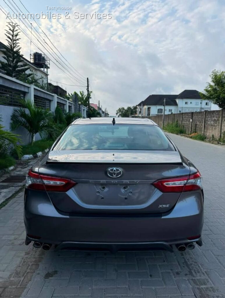 2019 TOYOTA CAMRY XSE