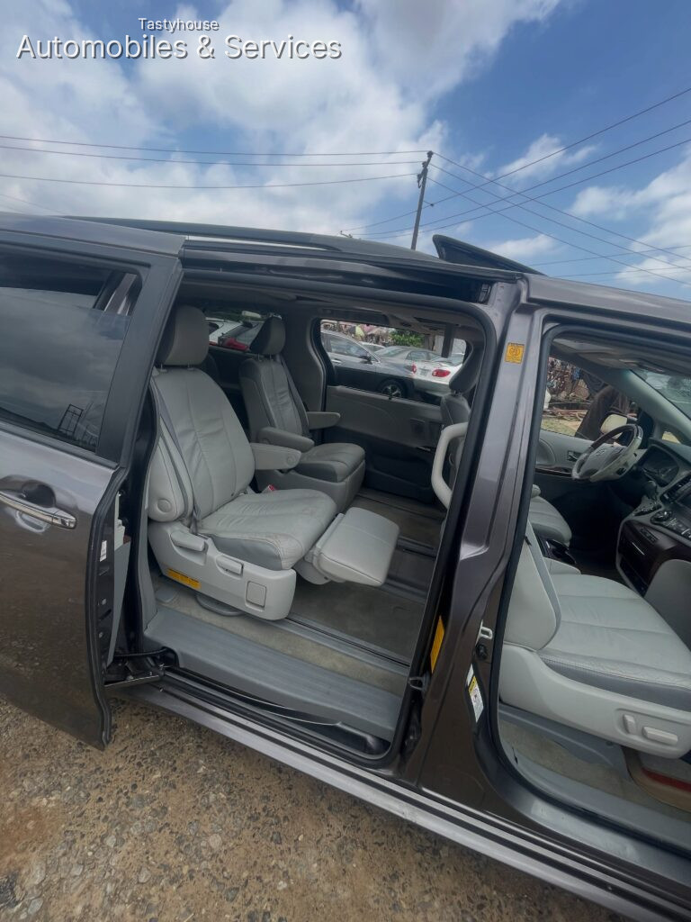 2013 Toyota sienna Limited