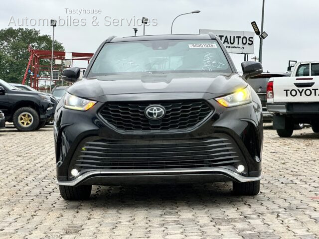 2022 Toyota Highlander XSE