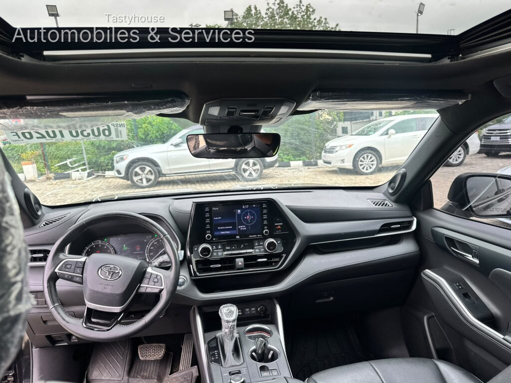 2022 Toyota Highlander XSE
