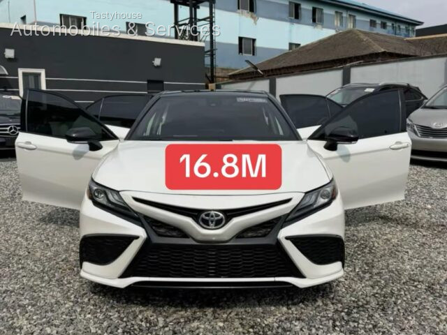 S2022 Toyota Camry XSE