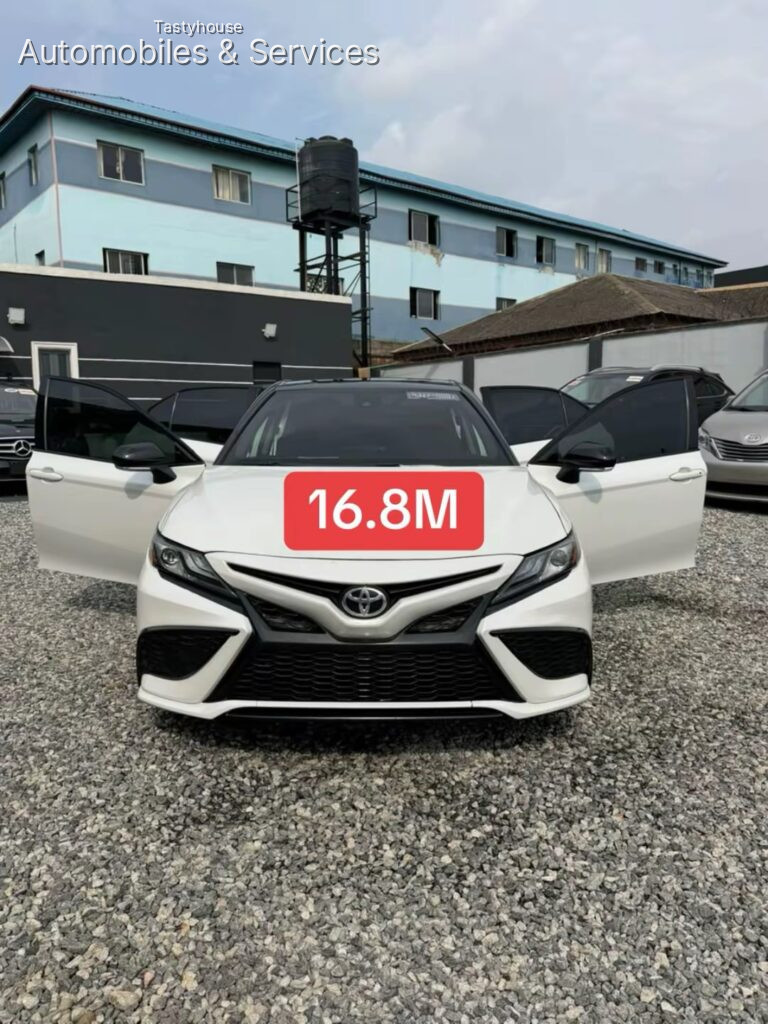 S2022 Toyota Camry XSE