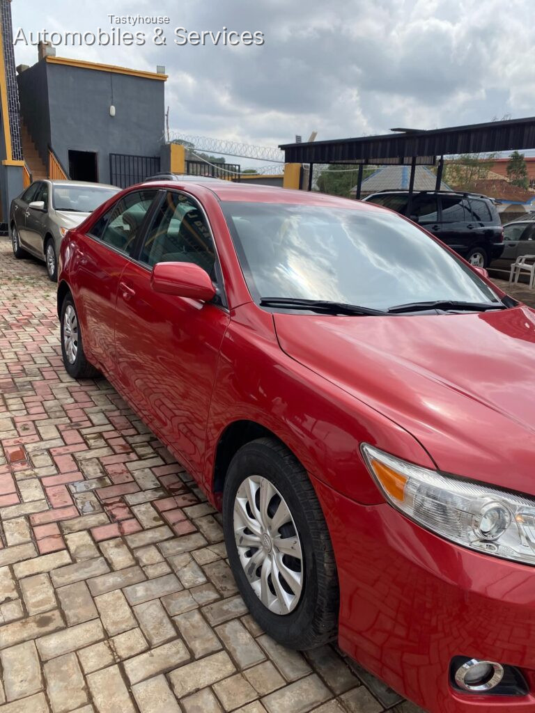 TOYOTA CAMRY 2011