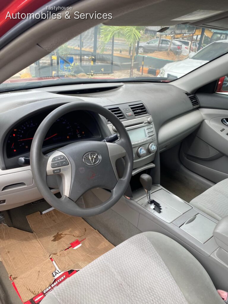 TOYOTA CAMRY 2011