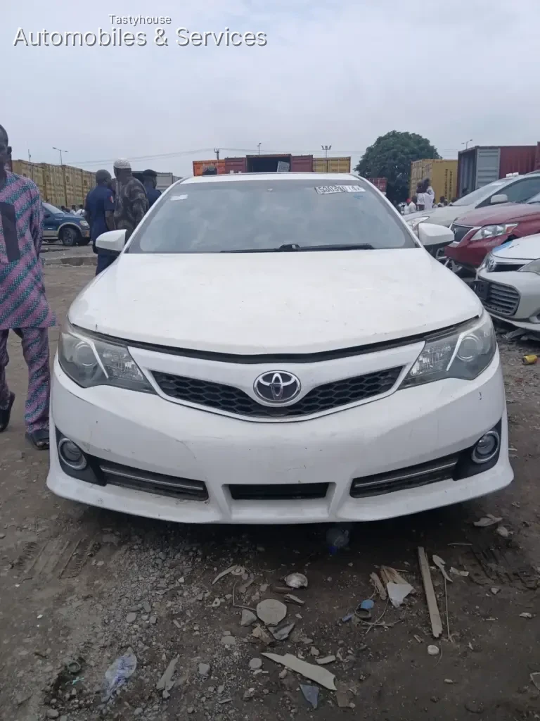 TOYOTA CAMRY