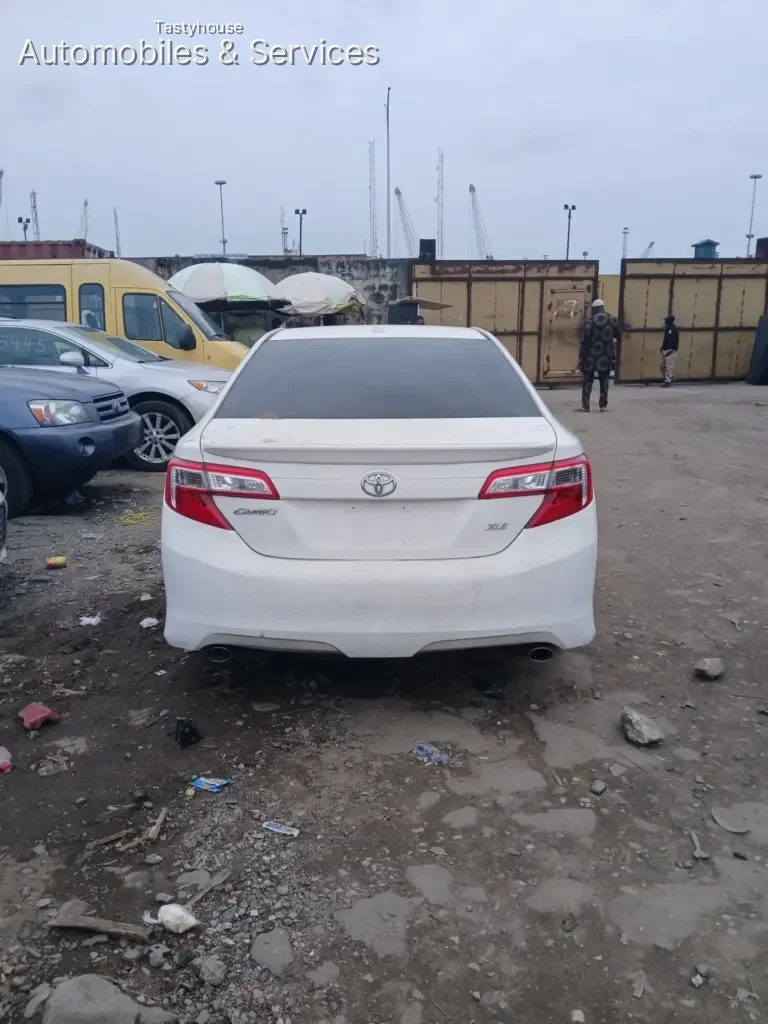 TOYOTA CAMRY