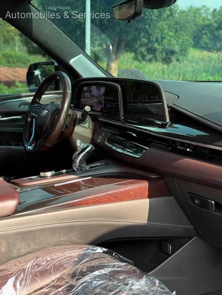 2021 DCADILLAC ESCALADE 600