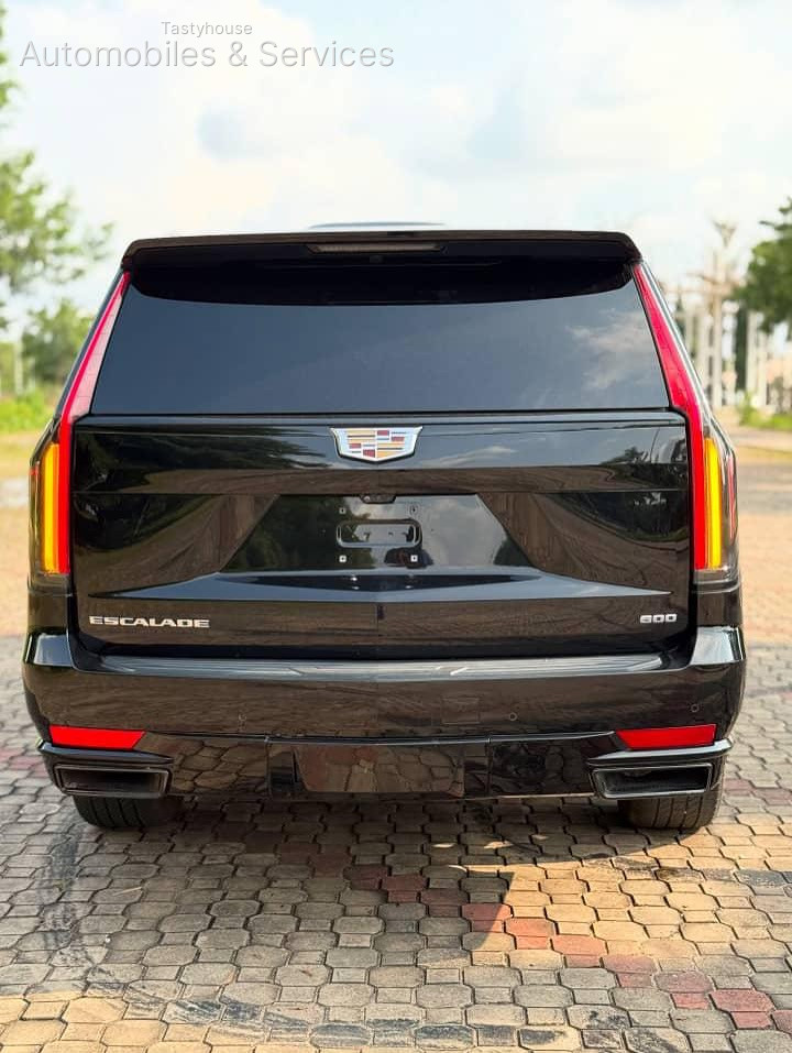 2021 DCADILLAC ESCALADE 600