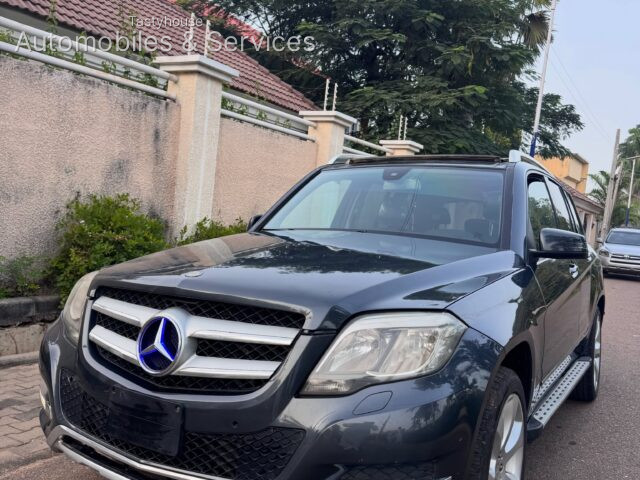 MERCEDES BENZ GLK350 2010