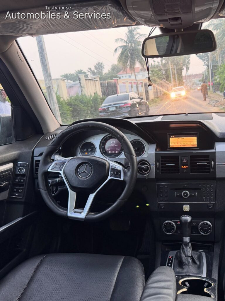 MERCEDES BENZ GLK350 2010