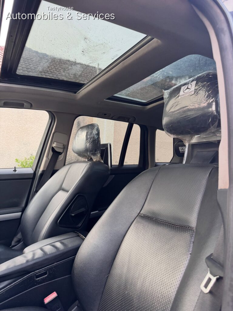 MERCEDES BENZ GLK350 2010
