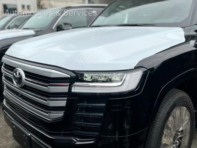 Landcruiser V.X.R, Autobiography