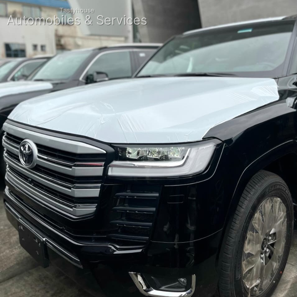 Landcruiser V.X.R, Autobiography