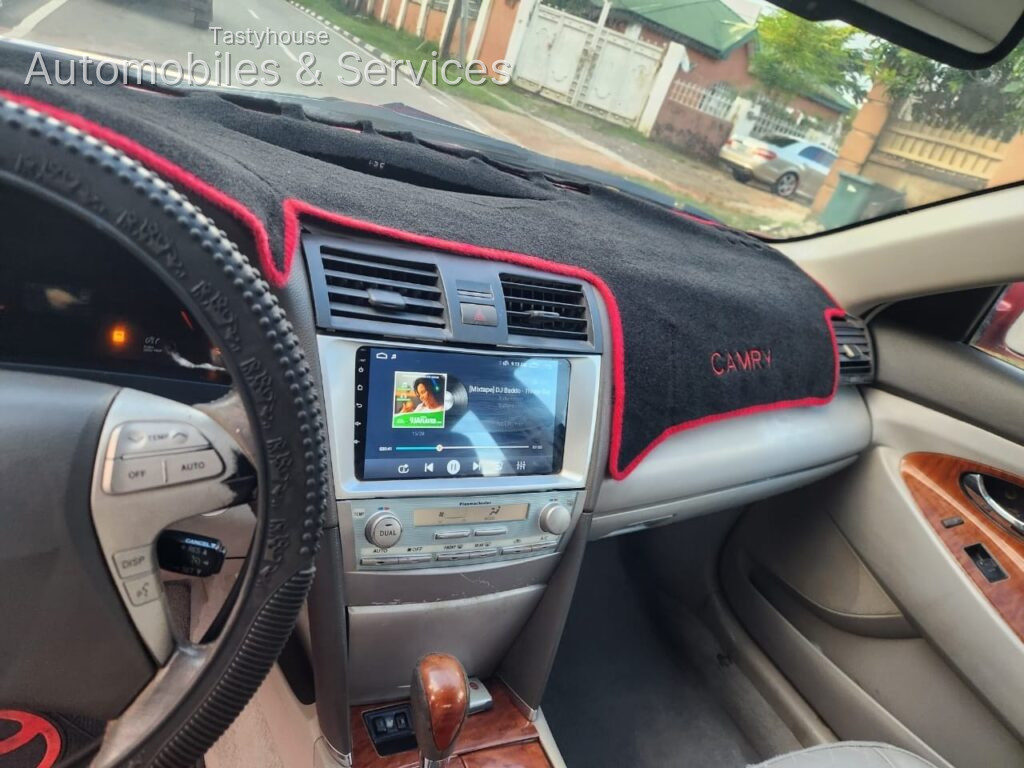 Toyota Camry 2010