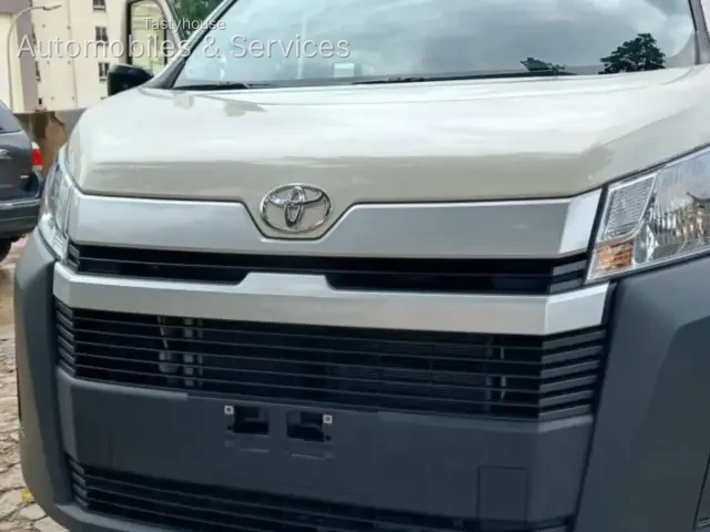 2025 Toyota HiAce Bus