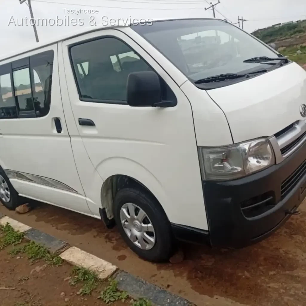 2014 Toyota Haice bus