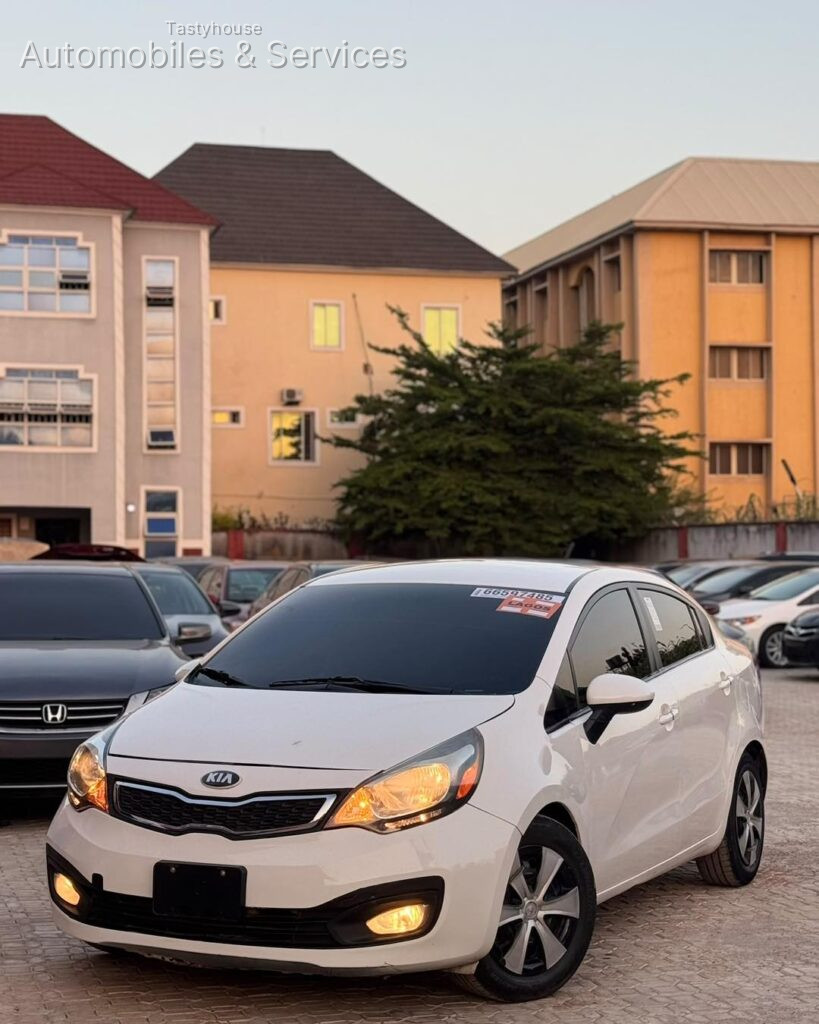 KIA RI 2012 MODEL