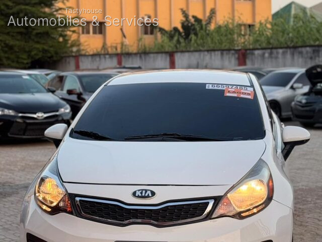 KIA RI 2012 MODEL