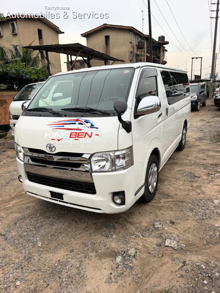 2015 Toyota hiace