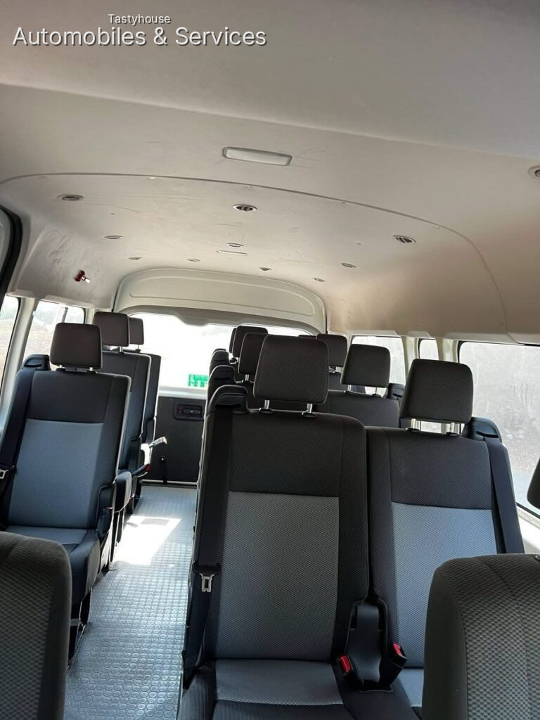 Toyota hiace bus 2024