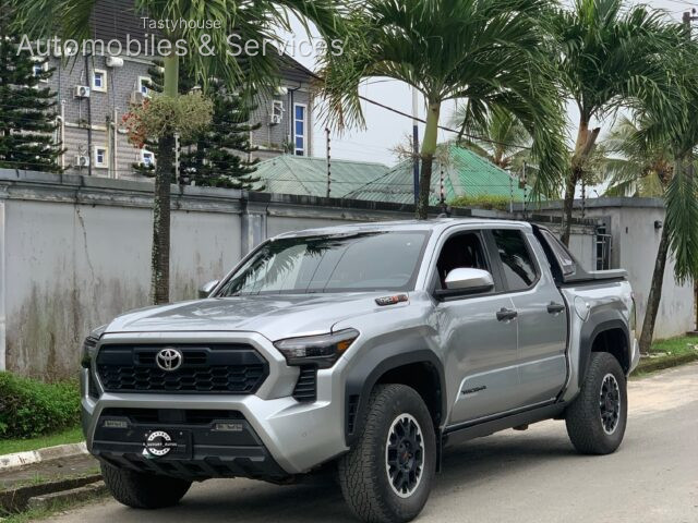 TOYOTA TACOMA (TRD) 2024