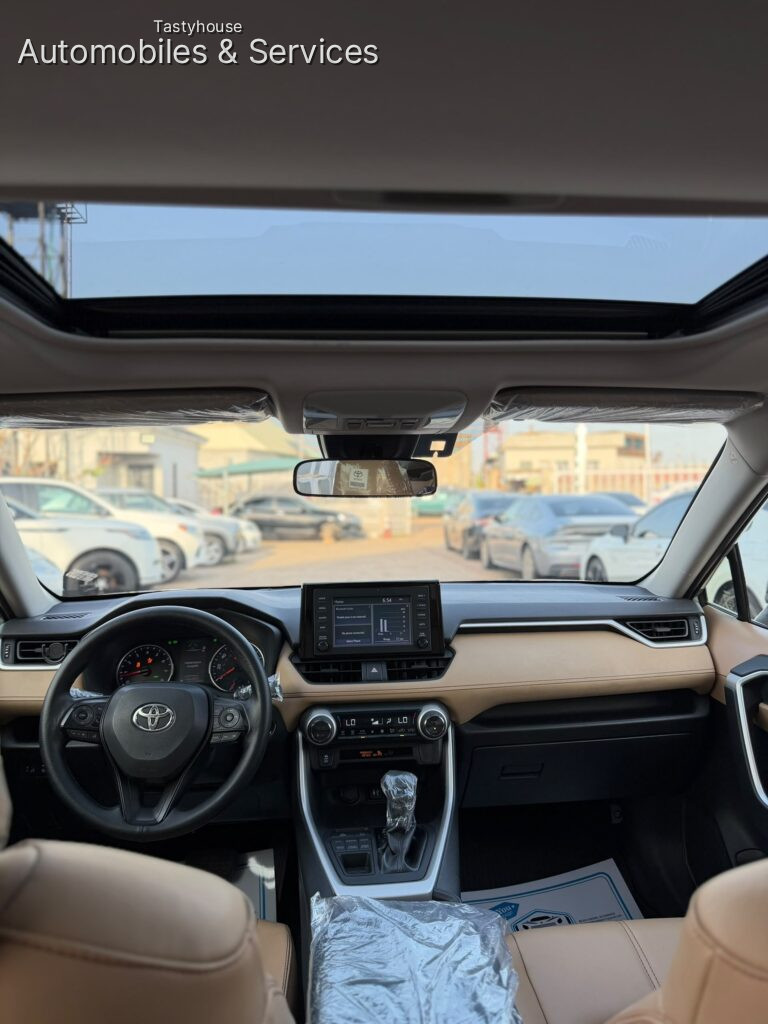 TOYOTA RAV4 XLE 2020!