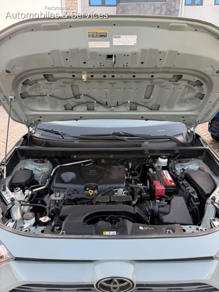 TOYOTA RAV4 XLE 2020!
