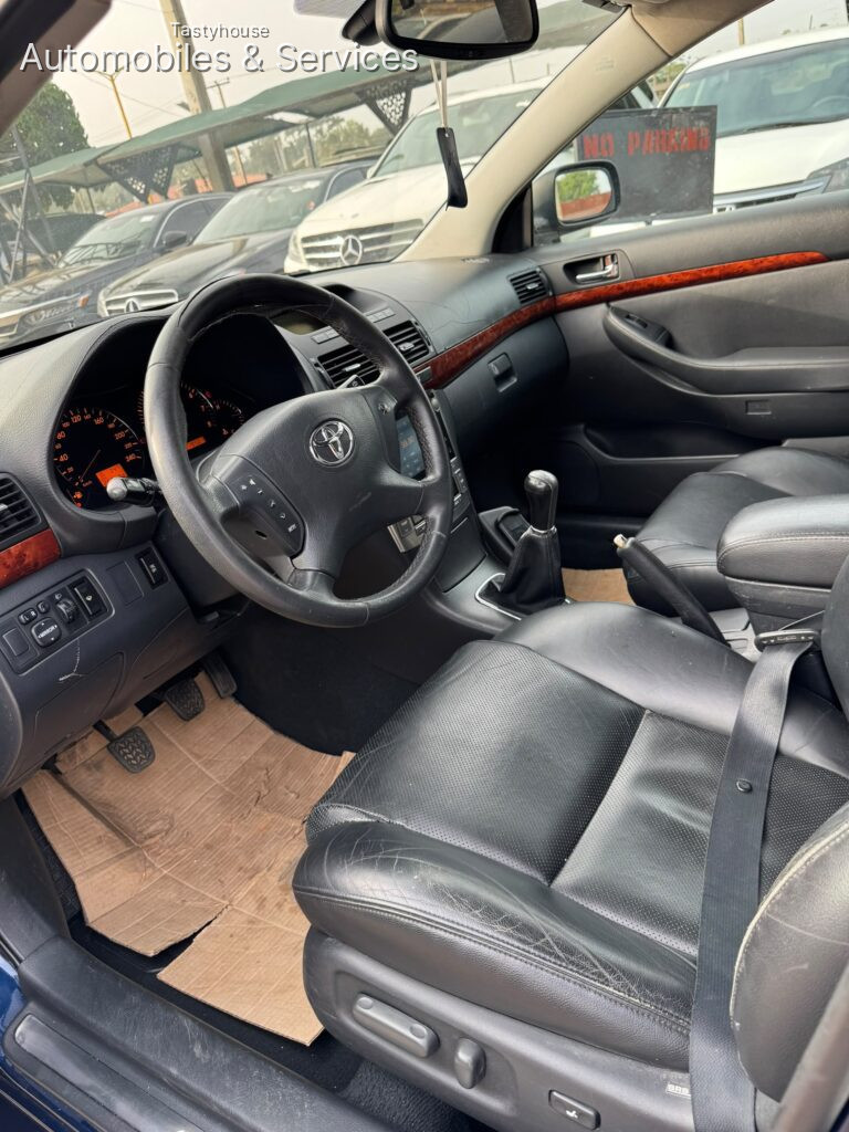 TOYOTA AVENSISSTATION WAGON 2010/2011 MODEL