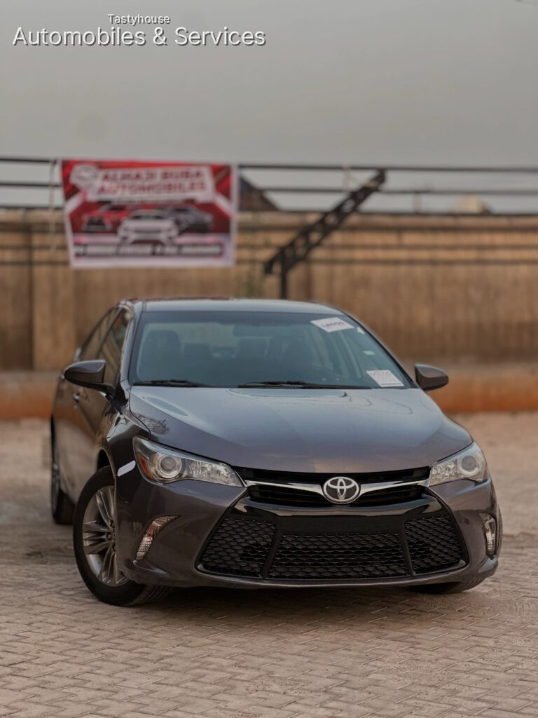 ToyotaCamry se 2016 model