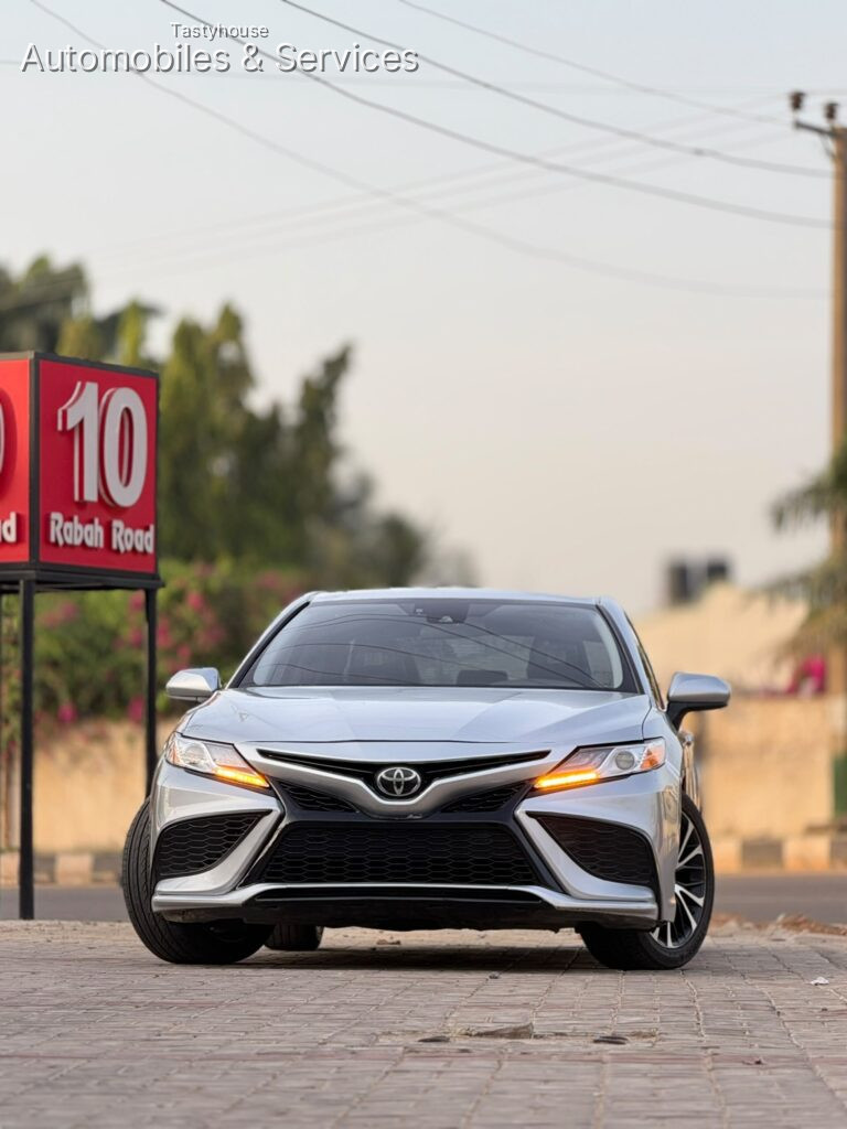 2020 Toyota Camry SE