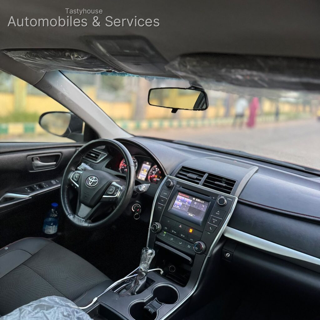 Toyota Camry SE 2016