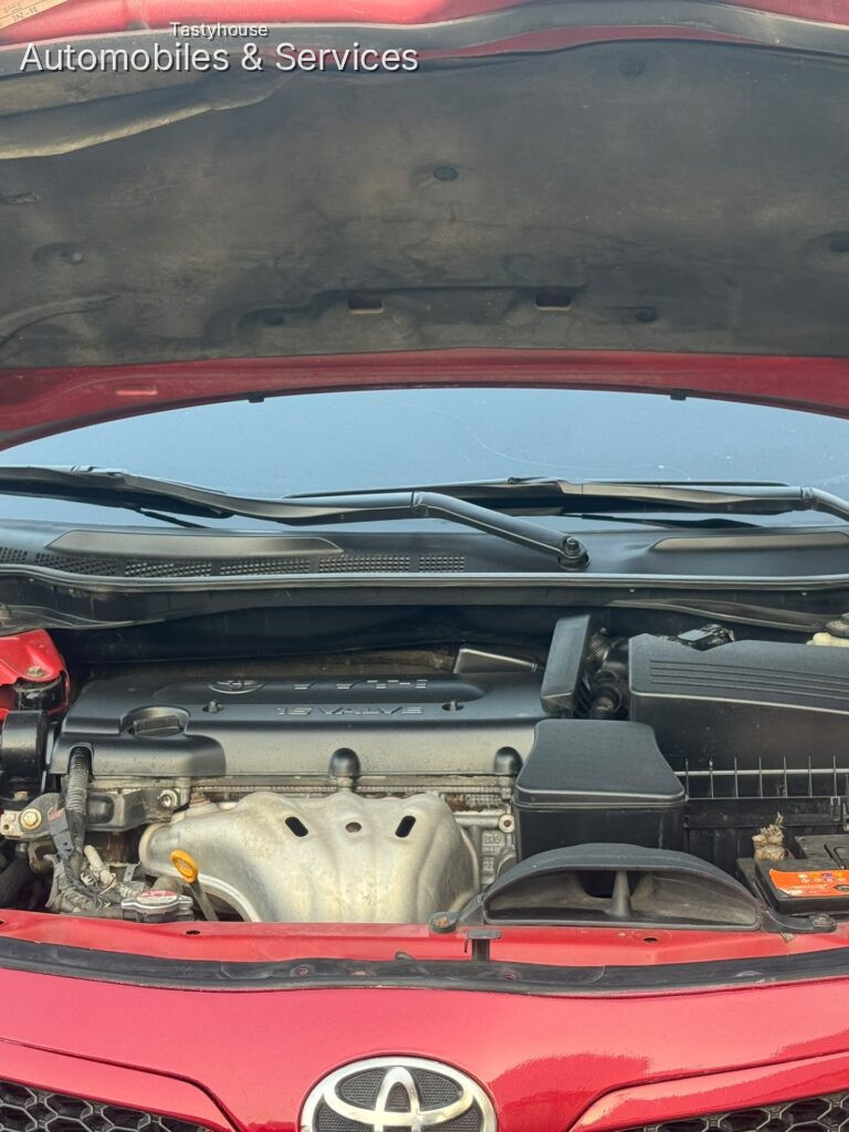TOYOTA CAMRY SE