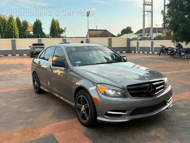 MERCEDES BENZ C350 2009