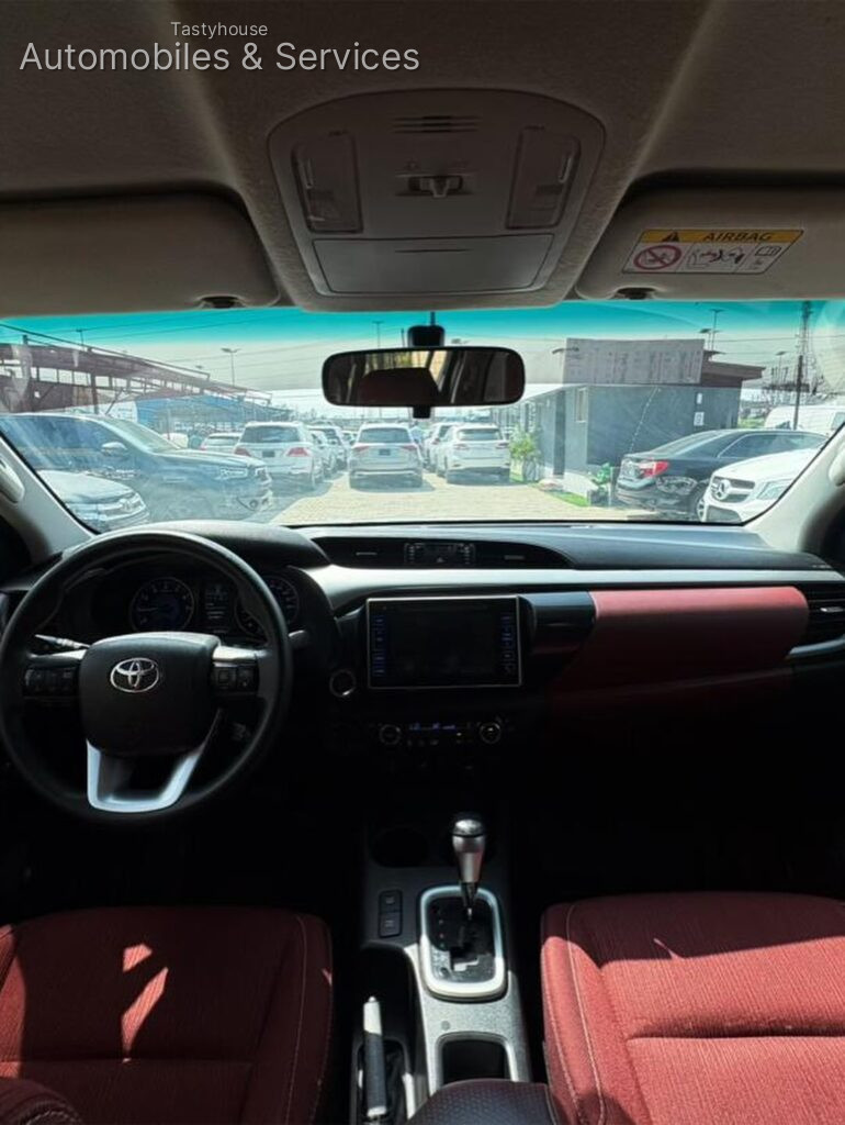 2020 Toyota Hilux SRS