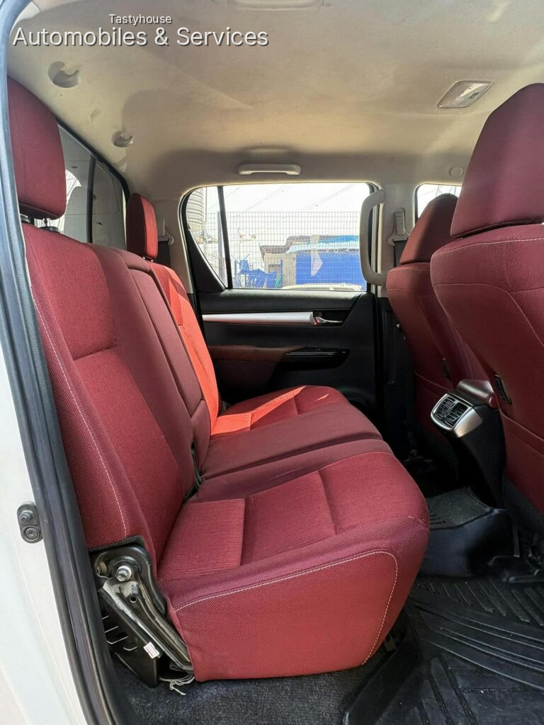 2020 Toyota Hilux SRS