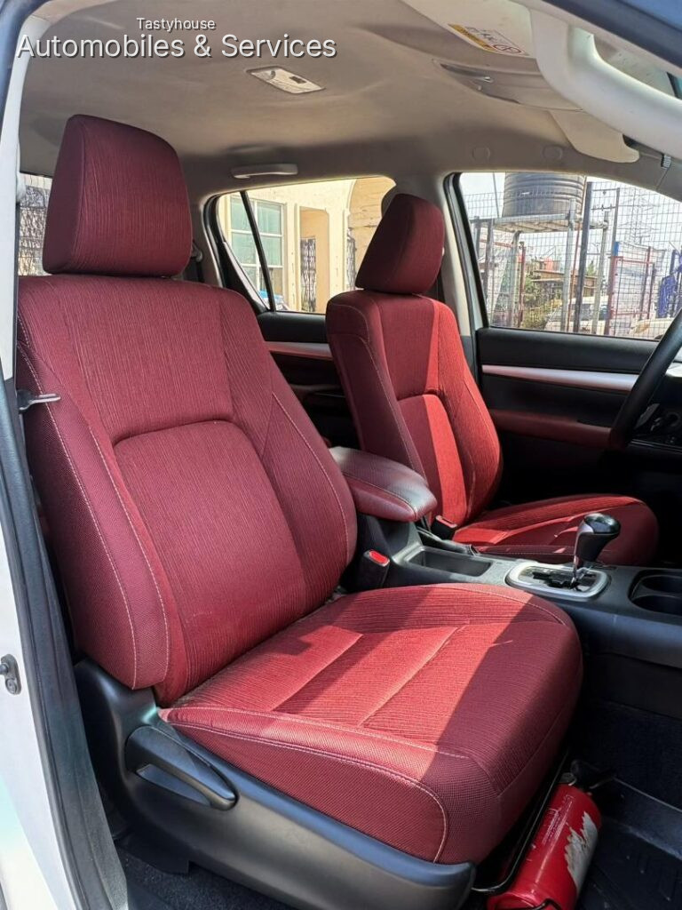 2020 Toyota Hilux SRS